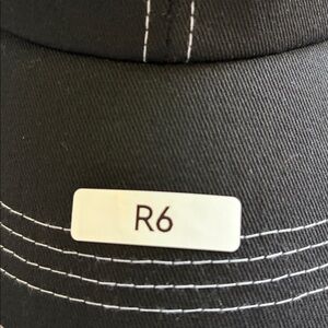 R6, Ver White Short Sleeve Shirt And Black Hat Unisex